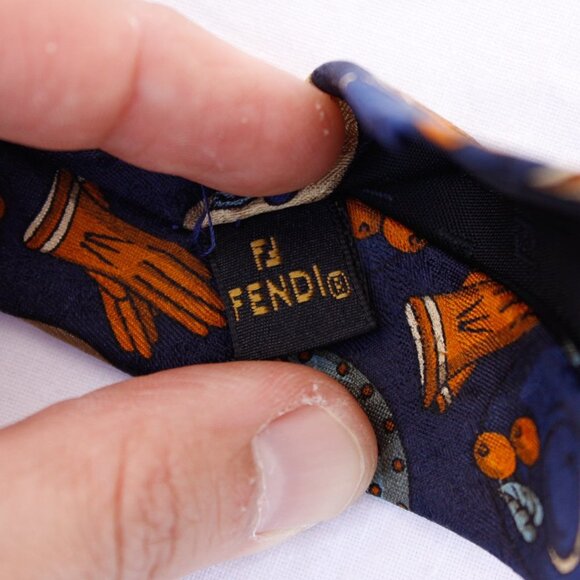 Vintage 100% silk FENDI necktie Crevatte made in Italy - Picture 5 of 10